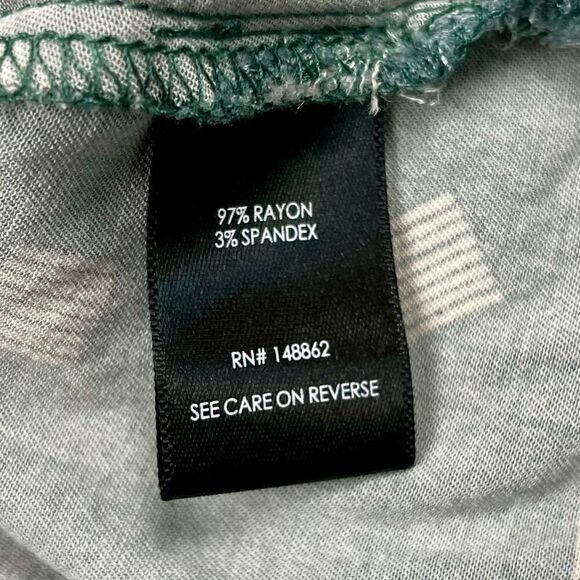 Torrid Fit and Flare Challis Sleeveless Tank Button Down 3 - Picture 8 of 9